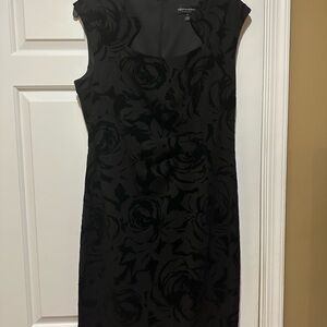 connected apparel Black Floral Jacquard Midi Sheath Dress